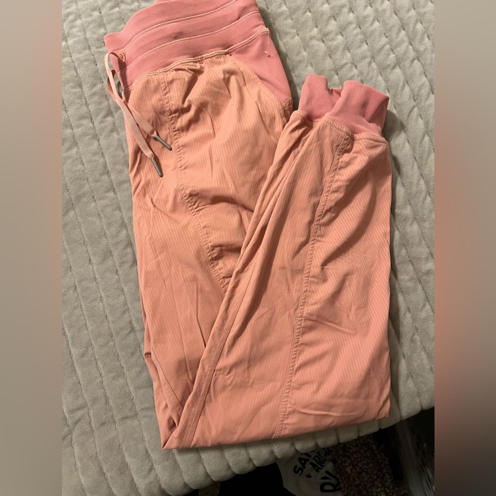 Lululemon joggers size 8